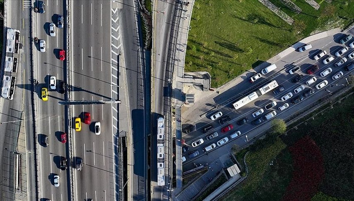 Geçen ay trafiğe 196 bin 309 taşıtın kaydı yapıldı