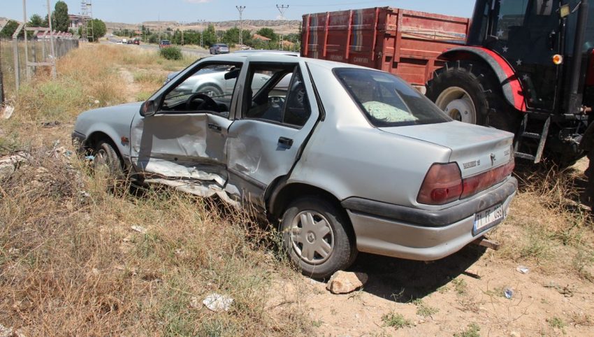 Kırıkkale’de iki otomobil çarpıştı: 7 yaralı